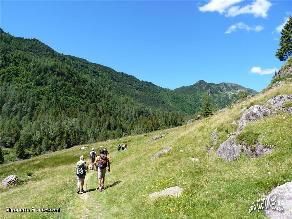 28 A cielo aperto verso il passo.JPG